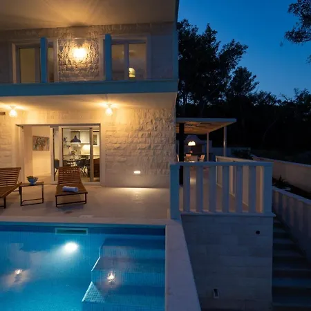 Bruna Villa
