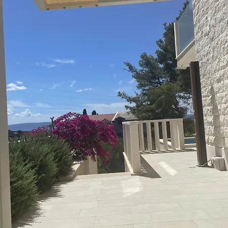 Bruna וילה סומרטין
